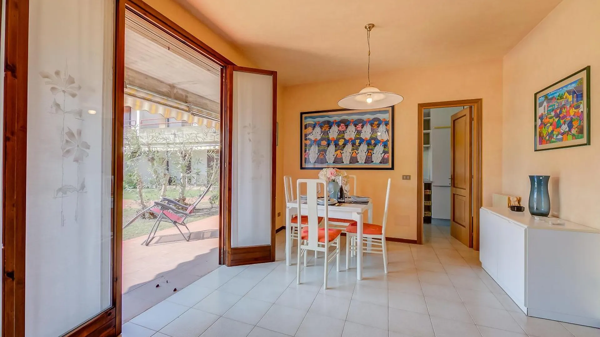 Cinzia Apartment Front Beach - Happy Rentals Sirmione